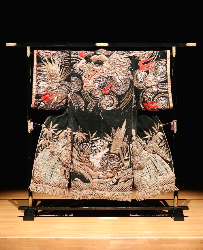 伏屋の地芝居衣装